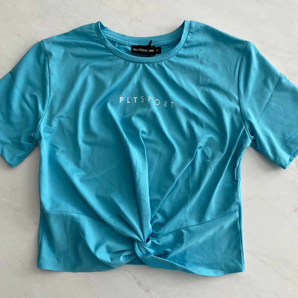 PRETTY LITTLE THING SPORTS TOP